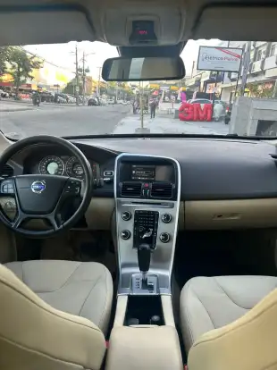 VOLVO-XC60-2011