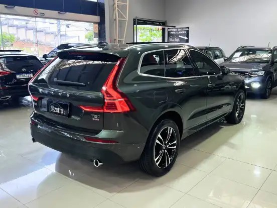 VOLVO-XC60-2.0 T5 GASOLINA MOMENTUM AWD GEARTRONIC VOLVO-XC60-2020