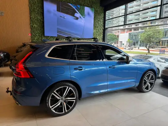 VOLVO-XC60-2018