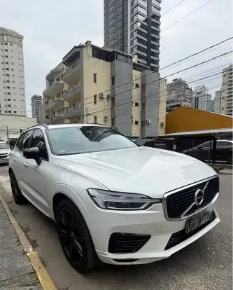VOLVO-XC60-2020