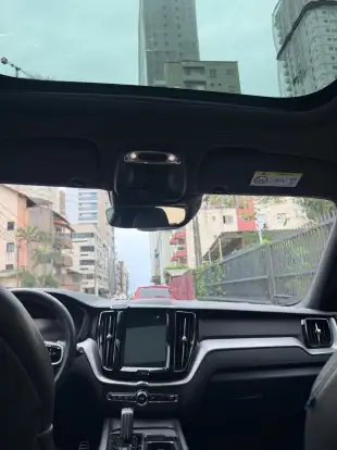 VOLVO-XC60-2020