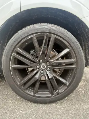 VOLVO-XC60-2020