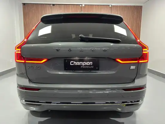 VOLVO-XC60-2023