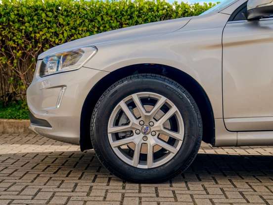 VOLVO-XC60-2.0 T5 MOMENTUM GASOLINA 4P AUTOMÁTICO VOLVO-XC60-2016