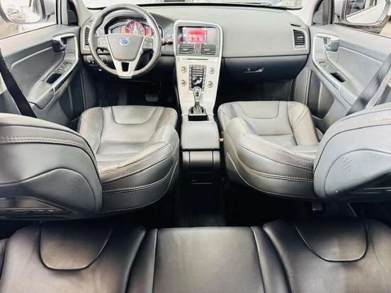 VOLVO-XC60-2.0 T5 MOMENTUM GASOLINA 4P AUTOMÁTICO VOLVO-XC60-2017