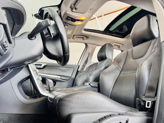 VOLVO-XC60-2.0 T5 MOMENTUM GASOLINA 4P AUTOMÁTICO VOLVO-XC60-2017