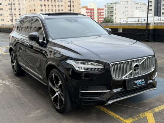 VOLVO-XC90-2018