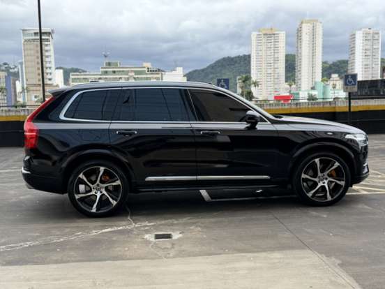 VOLVO-XC90-2018