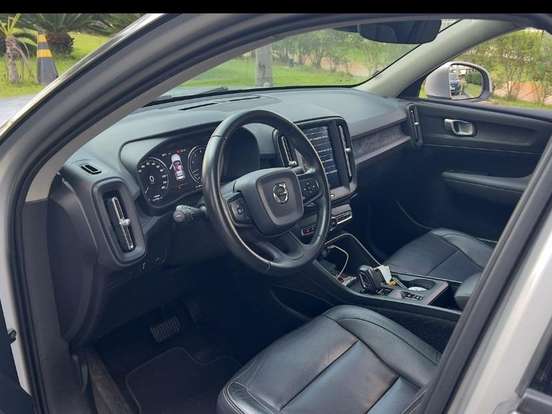 VOLVO-XC40-2.0 T4 GASOLINA GEARTRONIC VOLVO-XC40-2018