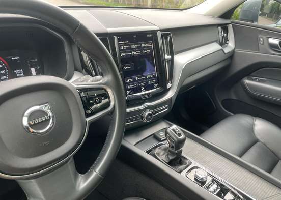 VOLVO-XC60-2.0 T5 GASOLINA MOMENTUM AWD GEARTRONIC VOLVO-XC60-2017