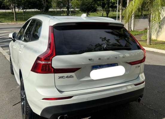 VOLVO-XC60-2019