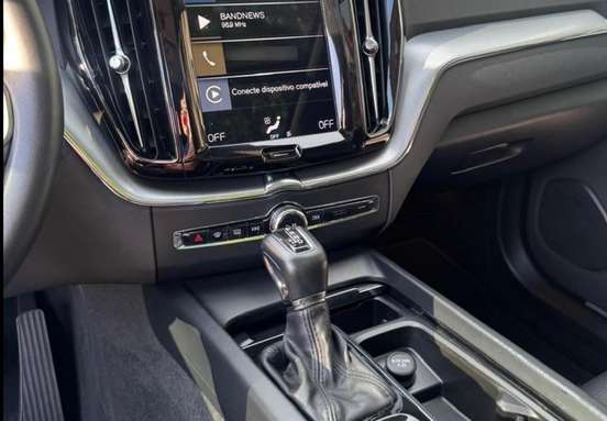 VOLVO-XC60-2019