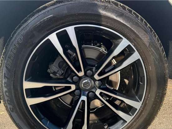 VOLVO-XC60-2019