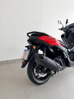 YAMAHA-NMAX CONNECTED 160 ABS-2025