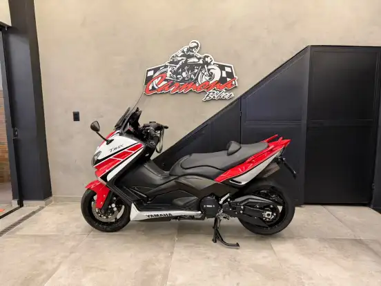 YAMAHA-TMAX-2014