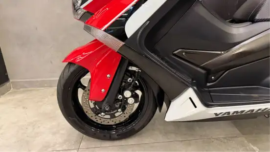 YAMAHA-TMAX-2014