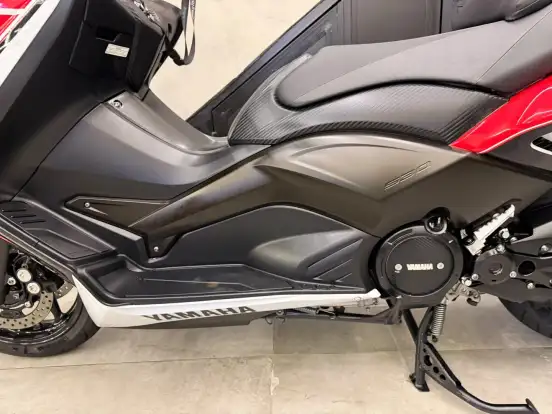YAMAHA-TMAX-2014