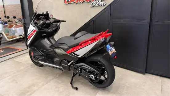 YAMAHA-TMAX-2014