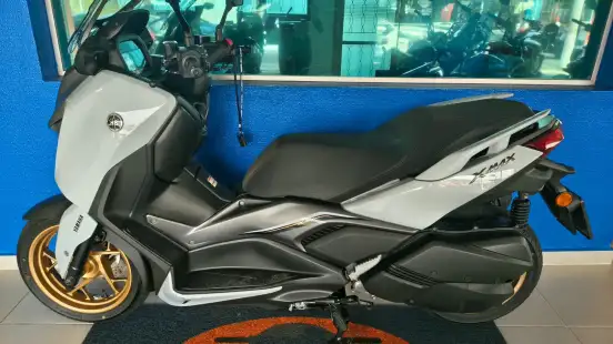 YAMAHA-XMAX 300 CONNECTED ABS-2025
