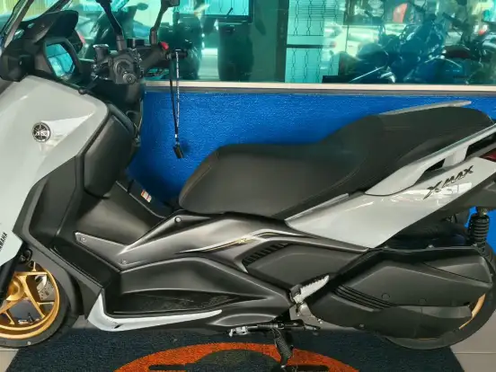 YAMAHA-XMAX 300 CONNECTED ABS YAMAHA-XMAX 300 CONNECTED ABS-2025