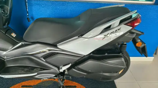 YAMAHA-XMAX 300 CONNECTED ABS-2025