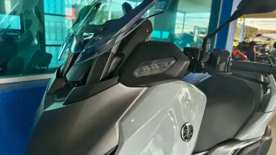 YAMAHA-XMAX 300 CONNECTED ABS-2025