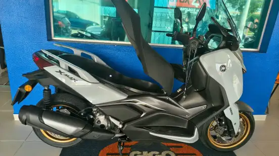 YAMAHA-XMAX 300 CONNECTED ABS-2025