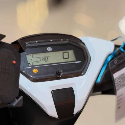 YAMAHA-FLUO 125 HYBRID CONNECTED ABS-2025