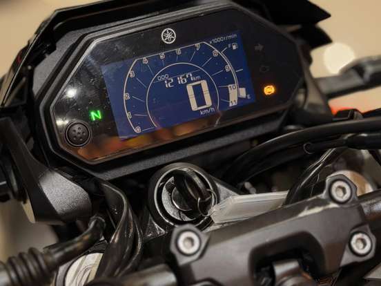 YAMAHA-FZ25 FAZER CONNECTED ABS YAMAHA-FZ25 FAZER CONNECTED ABS-2025