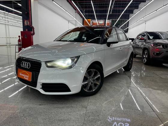 AUDI A1 1.4 TFSI ATTRACTION 16V 122CV GASOLINA 4P AUTOMÁTICO