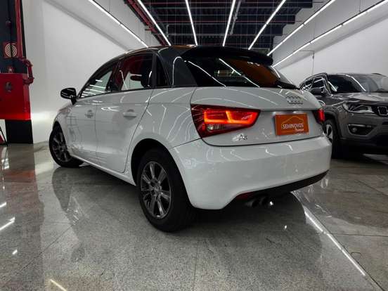 AUDI-A1-1.4 TFSI ATTRACTION 16V 122CV GASOLINA 4P AUTOMÁTICO AUDI-A1-2014