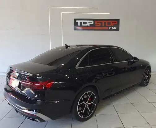 AUDI-A4-2021