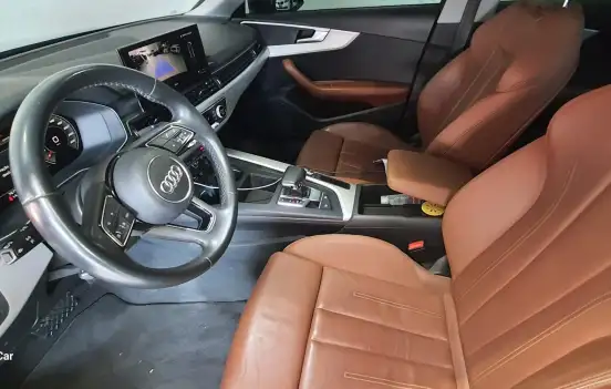 AUDI-A4-2021