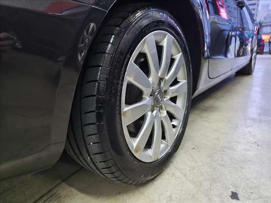 AUDI-A4-2011