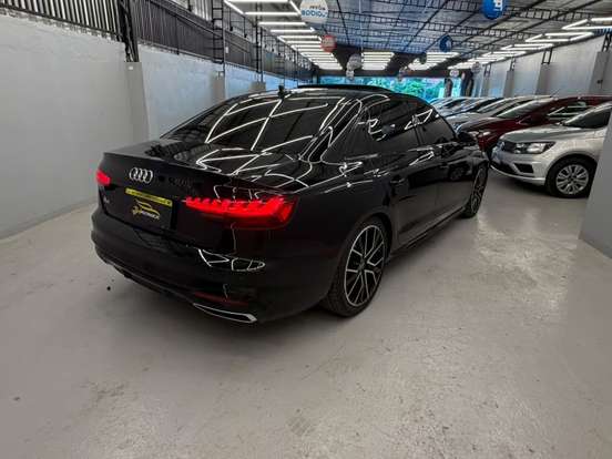 AUDI-A4-2020