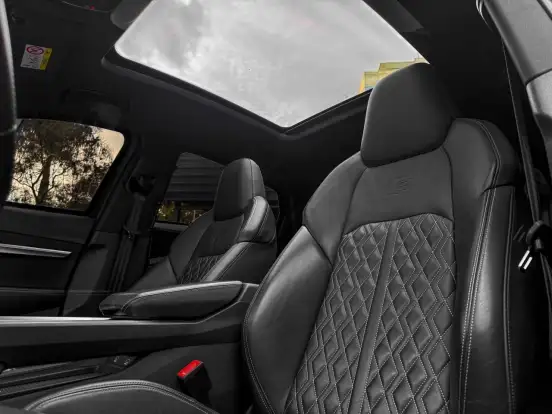AUDI-E-TRON-2022