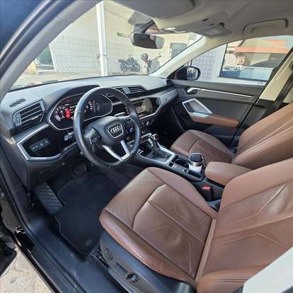 AUDI-Q3-2020