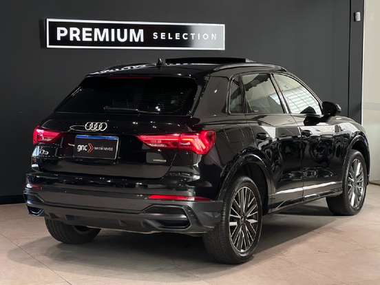 AUDI-Q3-2022