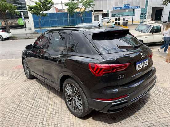 AUDI-Q3-2022