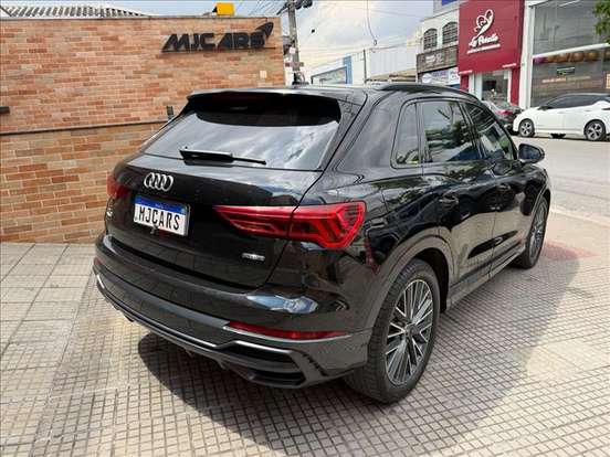 AUDI-Q3-2022