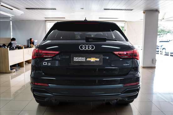 AUDI-Q3-2022