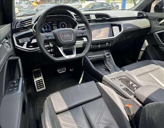AUDI-Q3-2024