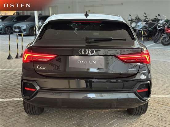 AUDI-Q3-2023
