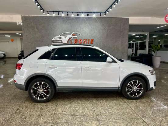 AUDI-Q3-2014