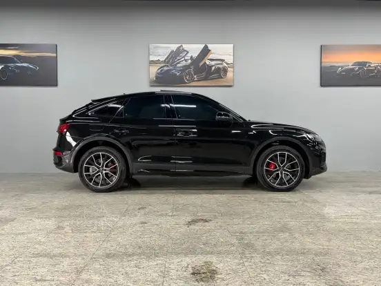AUDI-Q5-2021