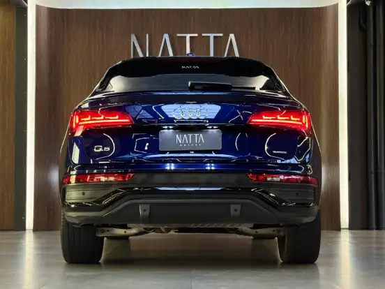 AUDI-Q5-2021