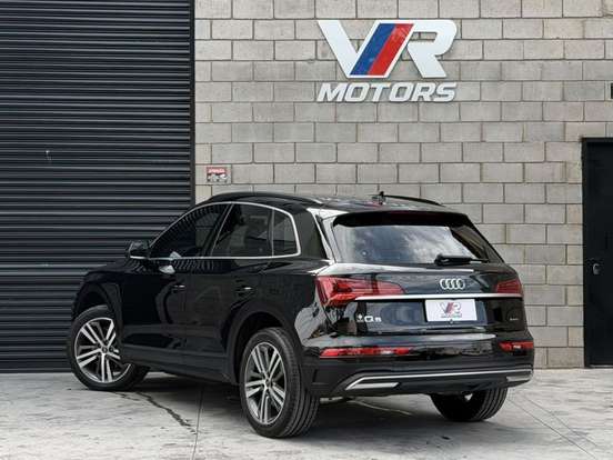 AUDI-Q5-2024