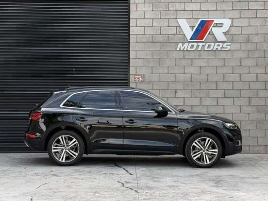 AUDI-Q5-2024