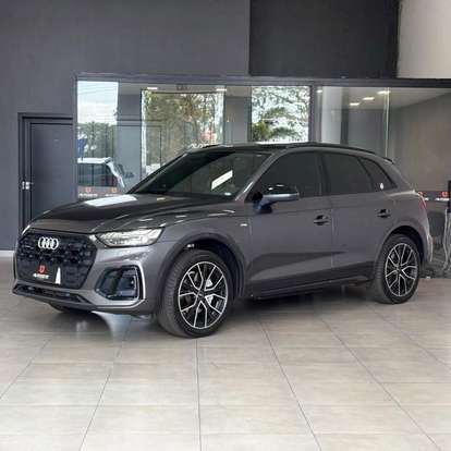 AUDI-Q5-2021