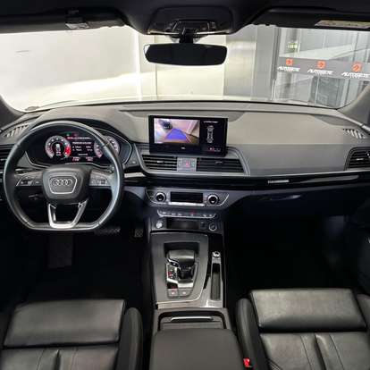 AUDI-Q5-2021